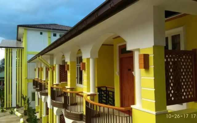 Three Seasons Hotel