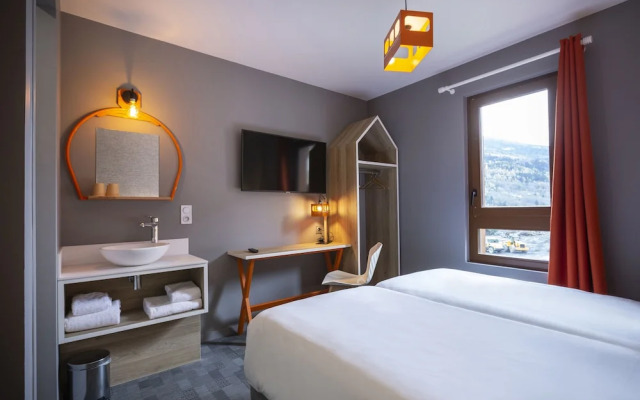 Hotel Base Camp Lodge