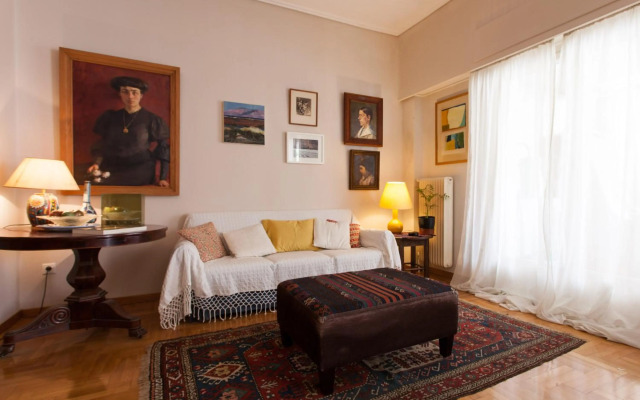 2 Bedroom Artist's Apartment - So Athens