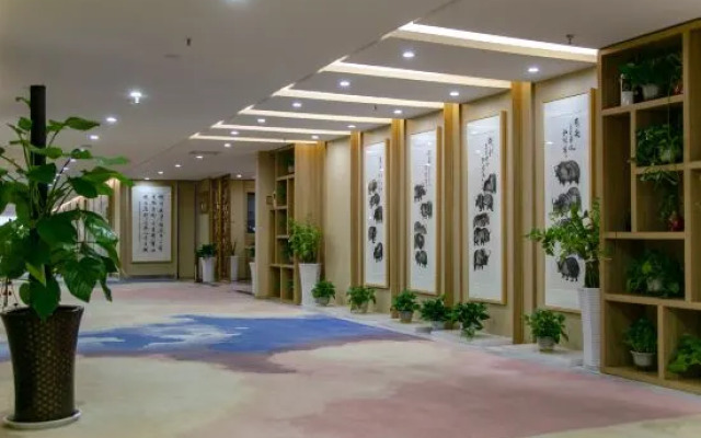 Yunshang Qingju Hotel (Xi'an Bell Tower City Wall Yongningmen Subway Station Branch)