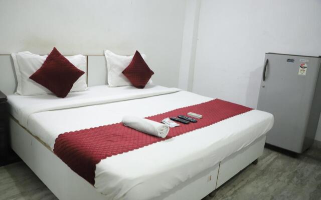 Hotel Raaso Inn - Couple Friendly