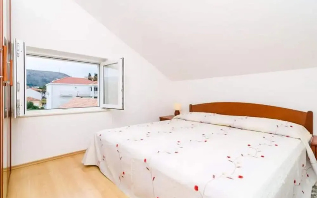 Apartments Nikola - Comfort One Bedroom Apartment With City View