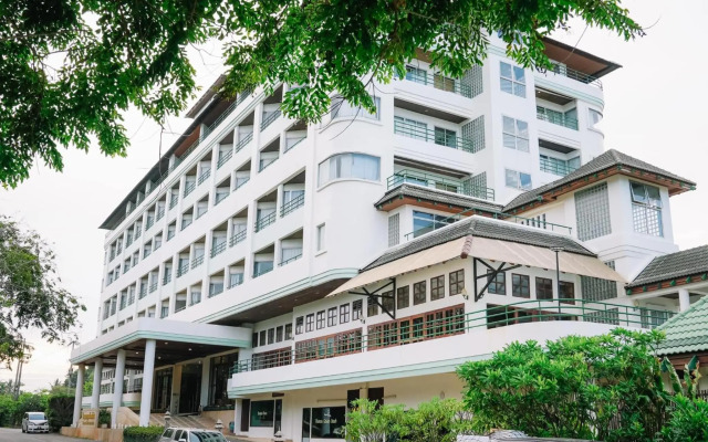 Khanom Golden Beach Hotel