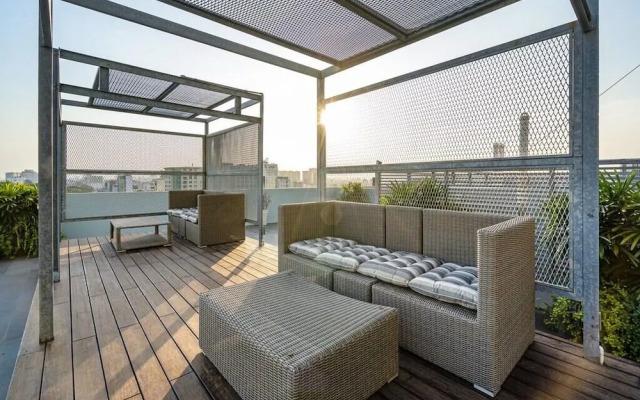 Salute de Sailing Tower - Palace Garden