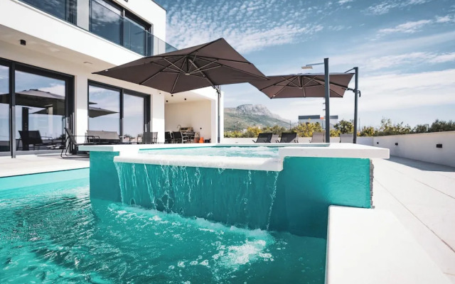 Villa Just be Happy by Trawelltopia