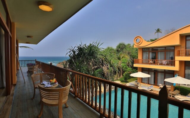 Thaproban Pavilion Waves Unawatuna