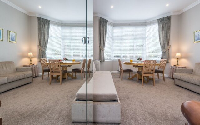 Chic 1 Bedroom Apartment-12 Minutes From Centre