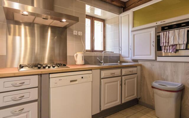 Modern Villa in Serilhac with Private Pool