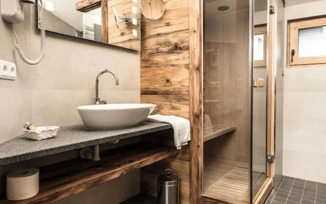 Uralp Royal by A-Appartments