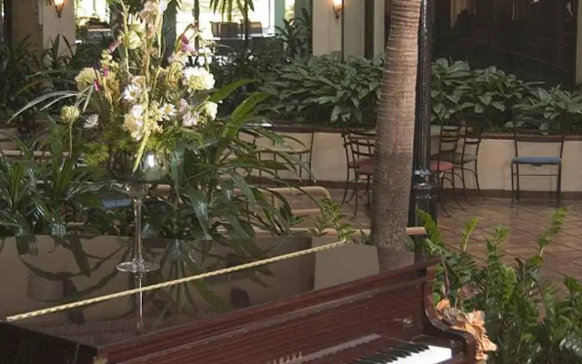 Embassy Suites by Hilton Tulsa I-44