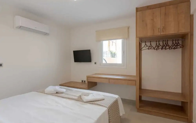Costa Vasia Suites & Apartments
