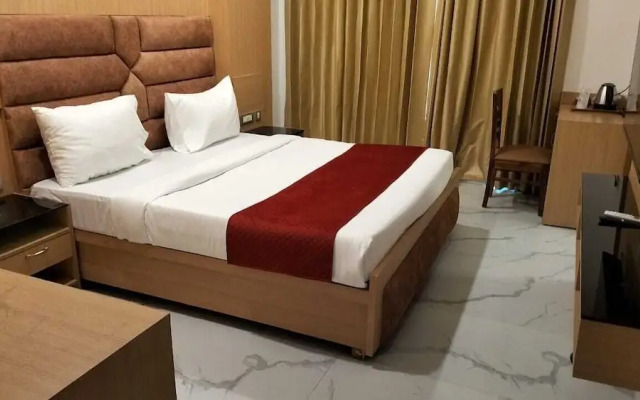 Hari's Court - Hotel and Banquet