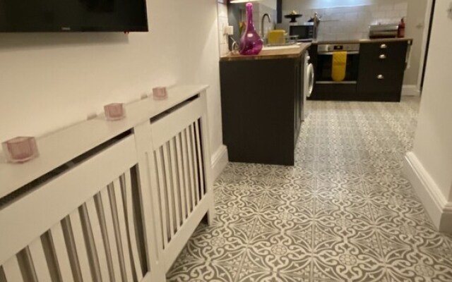 Refurbished 3 Bed House in Manchester