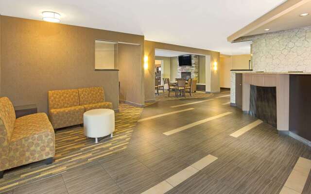 Hawthorn Suites by Wyndham Cincinnati/Sharonville