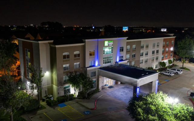 Holiday Inn Express And Suites Arlington North - Stadium Area by IHG