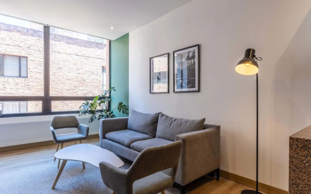 w Stunning 1BR in Chico