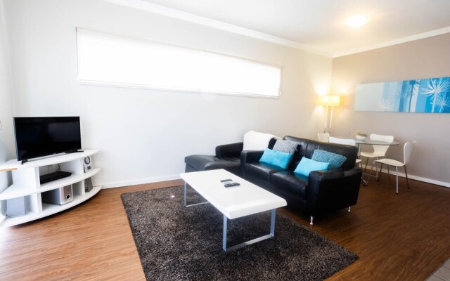 Lovely 2BR Apartment in West Perth With Parking!