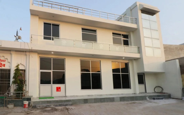 OYO 12493 Heera Guest House