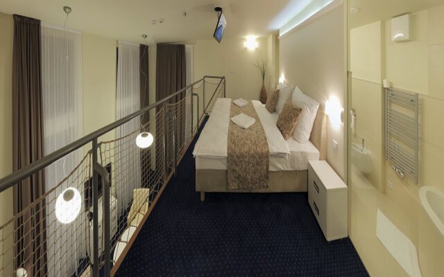 Esmarin Wellness Hotel