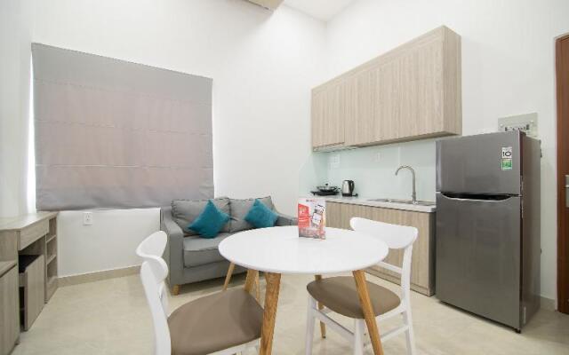 RedDoorz Premium near E-Town 3