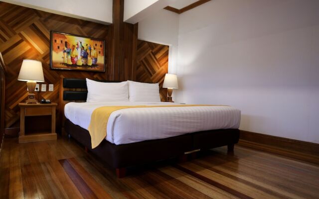 Sol Y Viento Mountain Hot Springs Resort