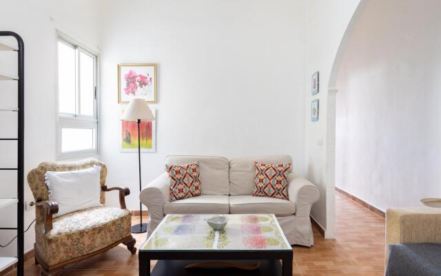 Home2Book Cozy Apartment Santa Cruz Center, Wifi