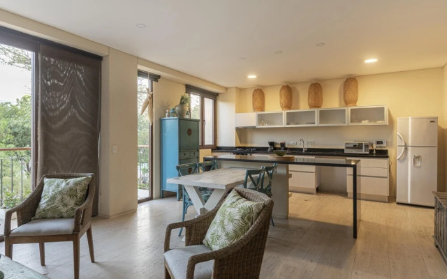 Beautifully Designed Duplex w Wifi Parque de Los Novios