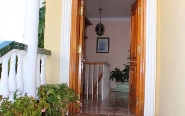 Villa Mercedes Canovas Nerja
