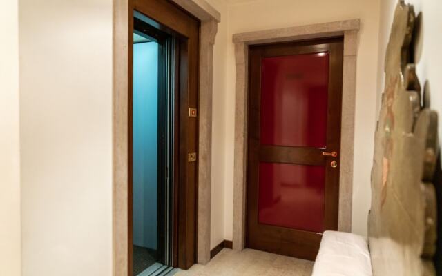 Prestigious Residence Brà with a turret overlooking Verona