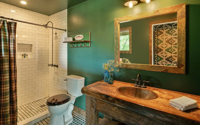 Urban Cowboy Lodge