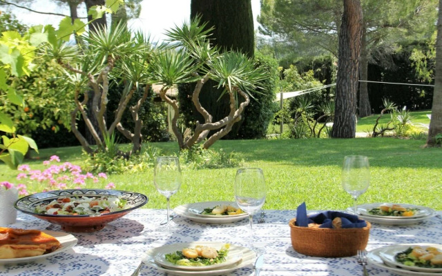 Luxurious Villa in Mougins With Swimming Pool