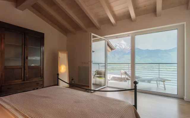 Blooms by the Lake by Rent all Como