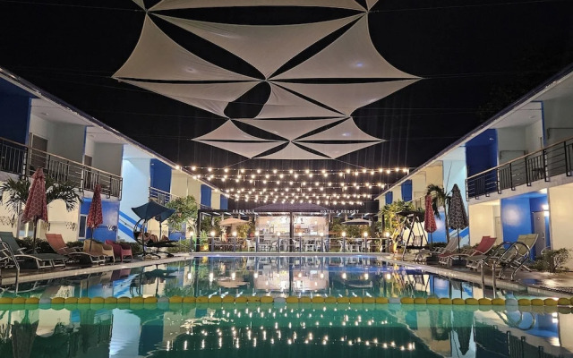 Casa Blu Hotel & Resort