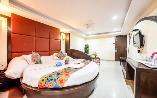 OYO 6648 Hotel Royal Residency