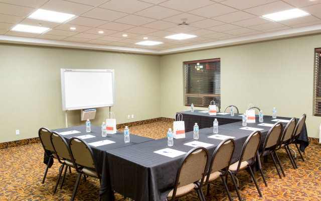 Holiday Inn Express Hotel & Suites Drayton Valley, an IHG Hotel
