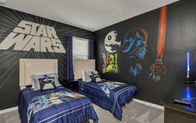 6BR Luxury Home - Private Pool Games Room