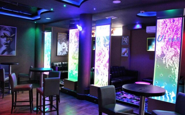 Hera Hotel