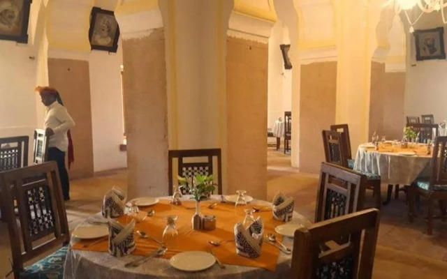 Mahalkhas Palace