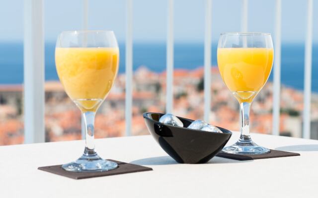 Ploce apartmani - LUV