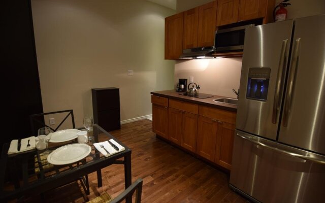 The Lion Inn & Suites