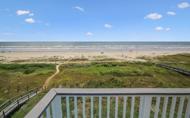 Beachfront Melody 4 Bedroom Home