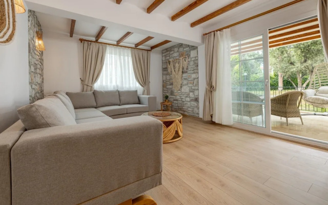 Navali̇a Beach Homes