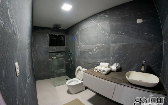 Skylight Suites Restaurant Bar