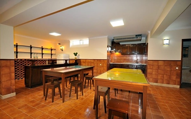 Private Pool Villa Walking Distance to Local Amenities