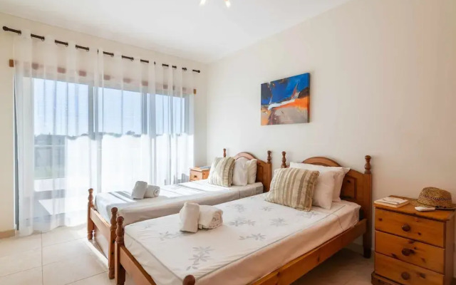 Balaia Residence 2 Bedroom Penthouse With Pool