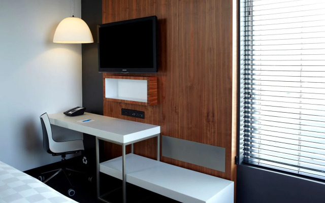 Alt Hotel Toronto Airport