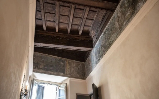 Wonderful Apartment With Balcony In Piazza Margana