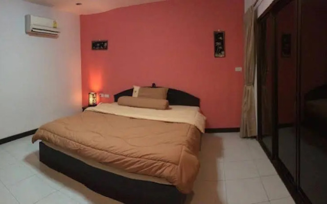 Patong Bay Guesthouse