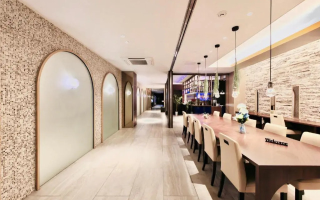 Folio Sakura Shinsaibashi Osaka