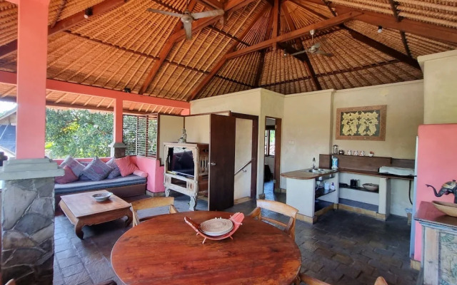 Flash Back Bungalow